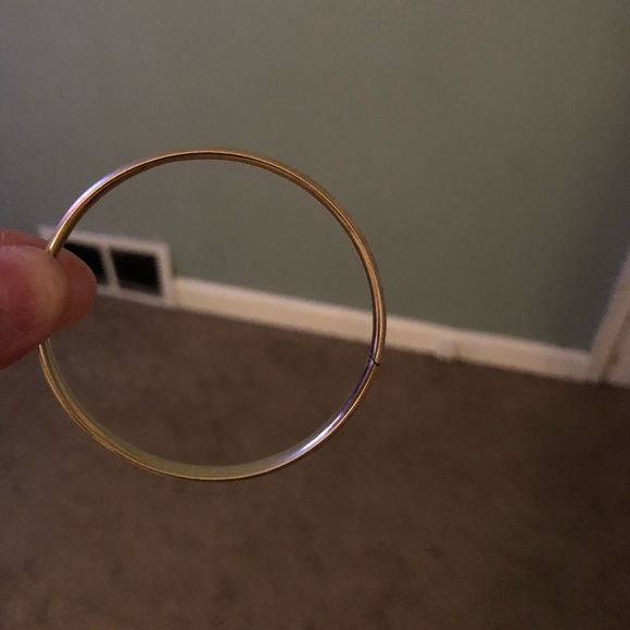 Jewelry - 10k yellow gold bangle bracelet